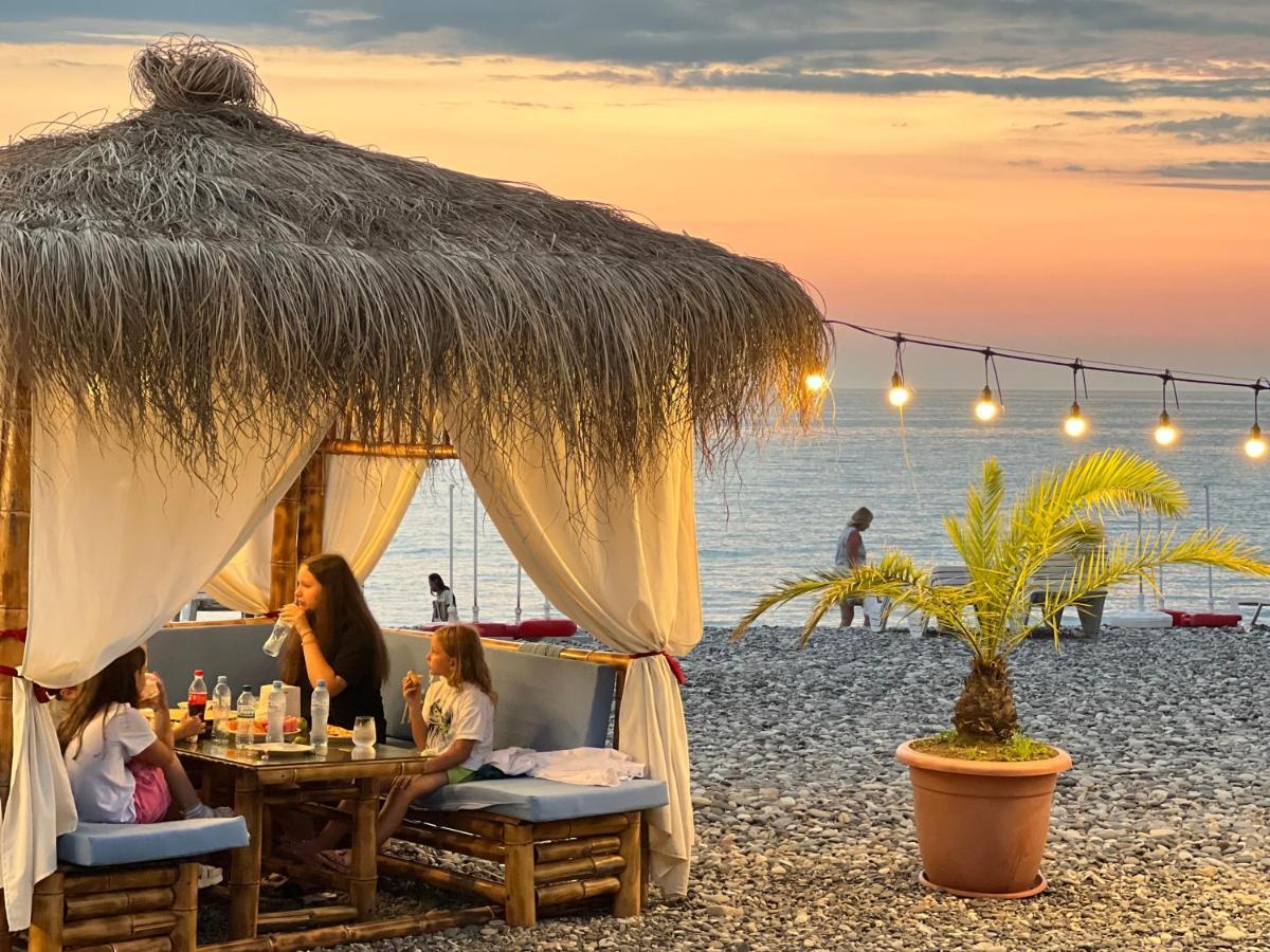 Kvariati Palma Hotel Екстер'єр фото